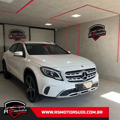 MERCEDES-BENZ GLA 200 1.6 CGI FLEX ADVANCE 7G-DCT
